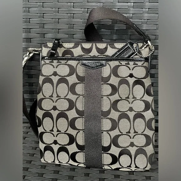 COACH Bag,Coach Black and Gray Women's Bag, Coach Crossbody Bag. - Picture 4 of 17